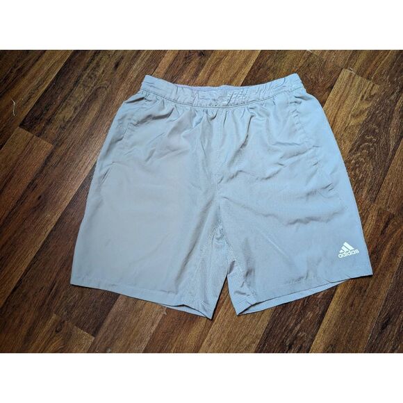 Adidas women athletic shorts with pockets size large * - Picture 1 of 5